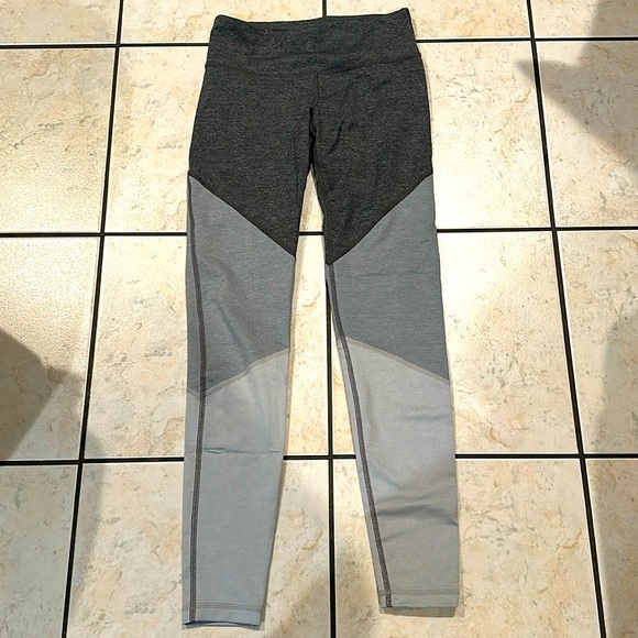 Old Navy Active - Picture 1 of 3